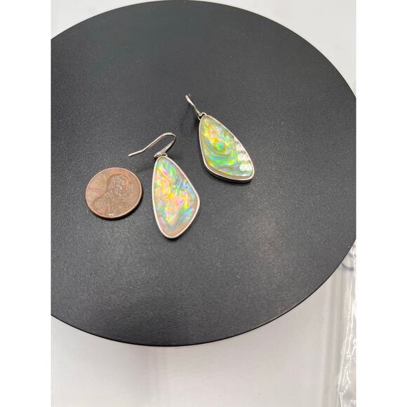 KENDRA SCOTT McKenna Women Iridescent Abalone Dangle Drop
MOP Earrings - Picture 4 of 7